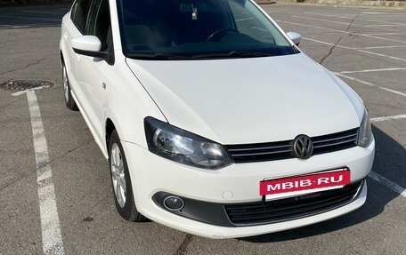 Volkswagen Polo VI (EU Market), 2013 год, 825 000 рублей, 3 фотография