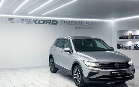 Volkswagen Tiguan II, 2020 год, 2 449 000 рублей, 7 фотография