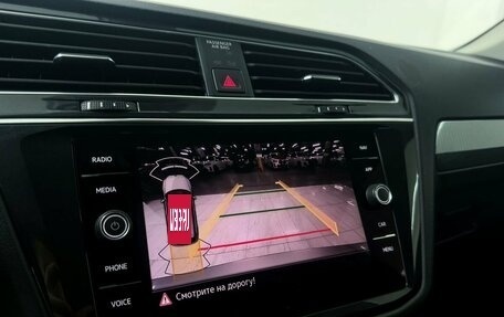 Volkswagen Tiguan II, 2020 год, 2 449 000 рублей, 13 фотография