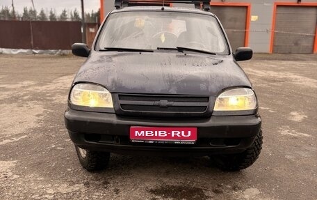 Chevrolet Niva I рестайлинг, 2004 год, 260 000 рублей, 1 фотография