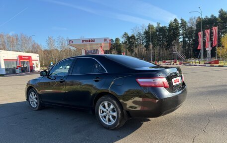 Toyota Camry, 2009 год, 700 000 рублей, 3 фотография