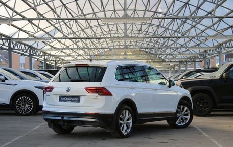 Volkswagen Tiguan II, 2017 год, 2 200 000 рублей, 5 фотография