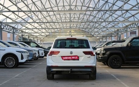 Volkswagen Tiguan II, 2017 год, 2 200 000 рублей, 4 фотография