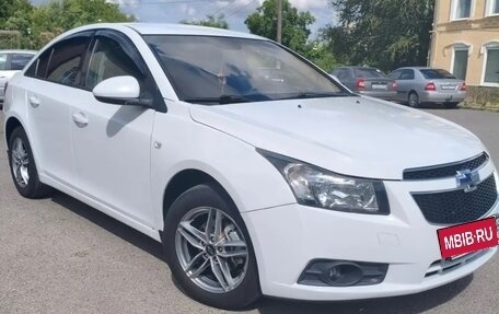 Chevrolet Cruze II, 2012 год, 700 000 рублей, 3 фотография