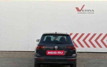 Volkswagen Tiguan II, 2018 год, 2 550 000 рублей, 4 фотография