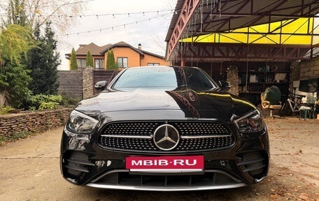 Mercedes-Benz E-Класс, 2021 год, 4 350 000 рублей, 3 фотография