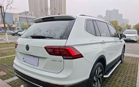 Volkswagen Tiguan II, 2022 год, 2 639 000 рублей, 5 фотография