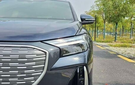 Audi Q4 e-tron, 2023 год, 3 550 000 рублей, 3 фотография