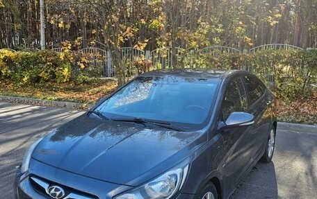 Hyundai Solaris II рестайлинг, 2012 год, 890 000 рублей, 1 фотография
