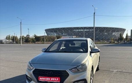Hyundai Solaris II рестайлинг, 2018 год, 950 000 рублей, 1 фотография