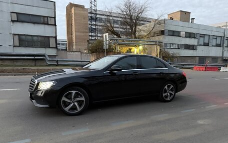 Mercedes-Benz E-Класс, 2017 год, 2 850 000 рублей, 2 фотография