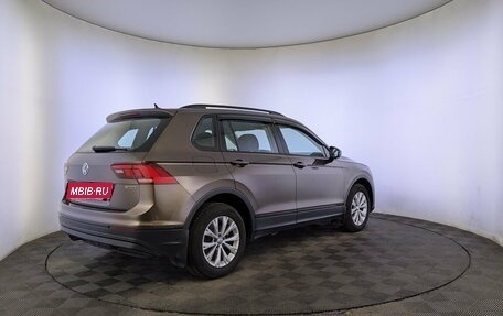 Volkswagen Tiguan II, 2020 год, 2 900 000 рублей, 5 фотография