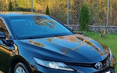 Toyota Camry, 2021 год, 2 250 000 рублей, 4 фотография