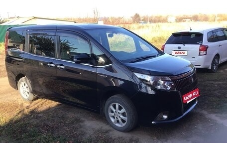 Toyota Esquire I, 2014 год, 1 960 000 рублей, 2 фотография