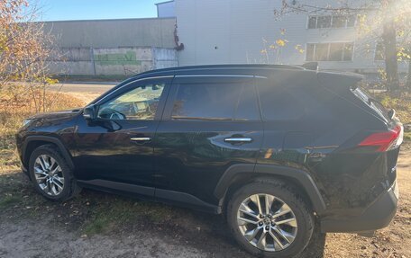 Toyota RAV4, 2019 год, 3 200 000 рублей, 4 фотография