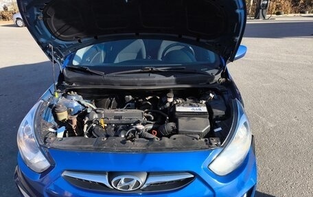 Hyundai Solaris II рестайлинг, 2012 год, 600 000 рублей, 1 фотография