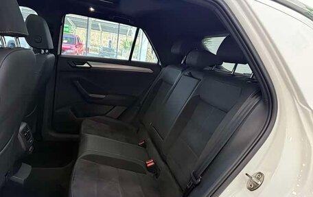 Volkswagen T-Roc I, 2023 год, 2 400 000 рублей, 4 фотография