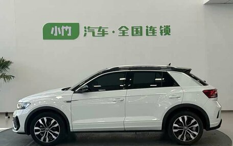 Volkswagen T-Roc I, 2023 год, 2 400 000 рублей, 6 фотография