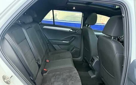 Volkswagen T-Roc I, 2023 год, 2 400 000 рублей, 5 фотография
