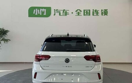 Volkswagen T-Roc I, 2023 год, 2 400 000 рублей, 8 фотография