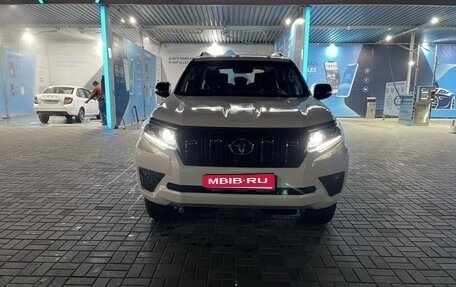 Toyota Land Cruiser Prado 150 рестайлинг, 2021 год, 6 400 000 рублей, 1 фотография