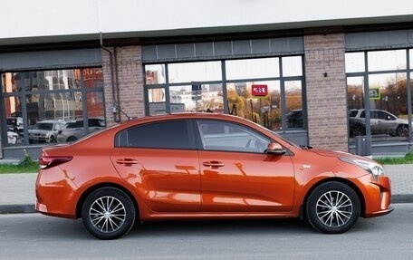 KIA Rio IV, 2021 год, 1 990 000 рублей, 1 фотография