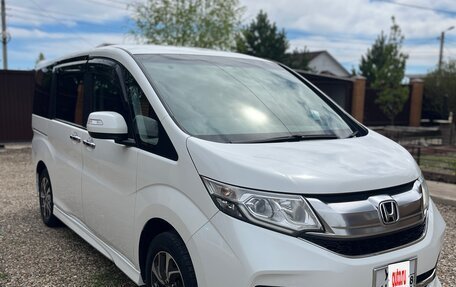 Honda Stepwgn IV рестайлинг, 2015 год, 1 720 000 рублей, 2 фотография