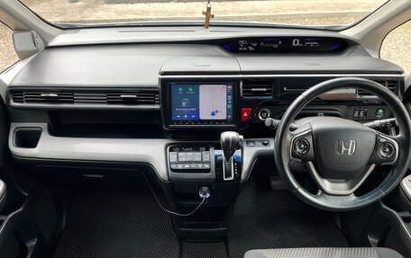 Honda Stepwgn IV рестайлинг, 2015 год, 1 720 000 рублей, 5 фотография