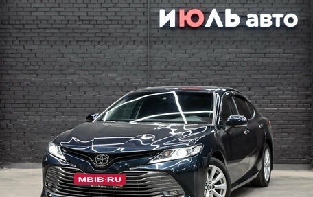 Toyota Camry, 2019 год, 2 950 000 рублей, 2 фотография