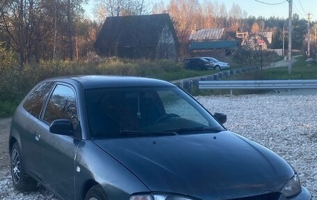 Mitsubishi Colt VI рестайлинг, 2002 год, 80 000 рублей, 2 фотография