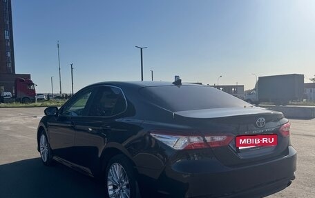 Toyota Camry, 2021 год, 3 090 000 рублей, 5 фотография