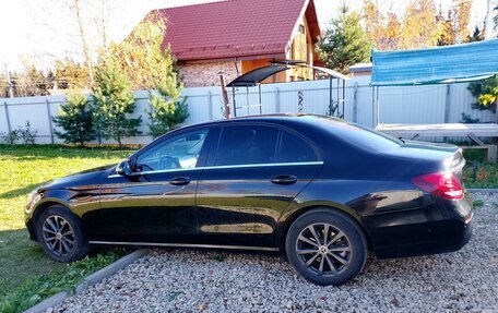 Mercedes-Benz E-Класс, 2019 год, 2 500 000 рублей, 2 фотография