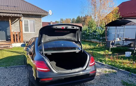 Mercedes-Benz E-Класс, 2019 год, 2 500 000 рублей, 4 фотография