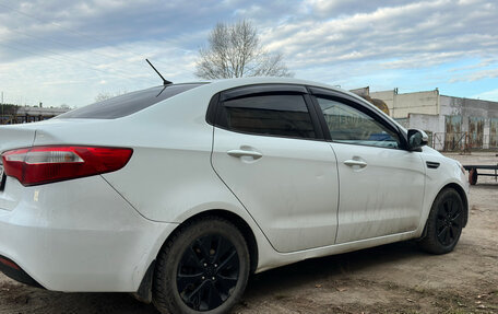 KIA Rio III рестайлинг, 2013 год, 800 000 рублей, 2 фотография