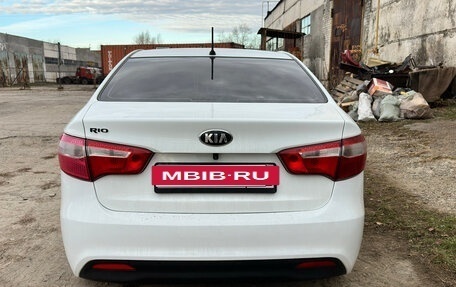 KIA Rio III рестайлинг, 2013 год, 800 000 рублей, 3 фотография