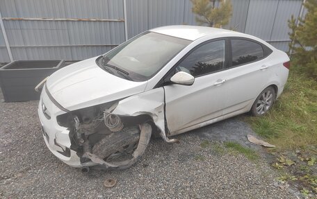 Hyundai Solaris II рестайлинг, 2012 год, 320 000 рублей, 2 фотография