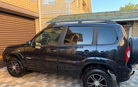 Chevrolet Niva I рестайлинг, 2009 год, 315 000 рублей, 2 фотография