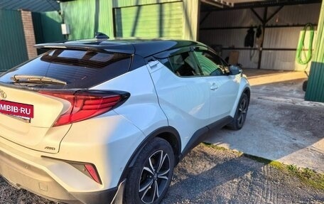Toyota C-HR I рестайлинг, 2020 год, 2 200 000 рублей, 3 фотография