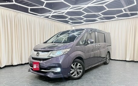 Honda Stepwgn IV рестайлинг, 2015 год, 1 729 000 рублей, 1 фотография