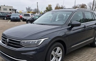 Volkswagen Tiguan II, 2022 год, 2 292 000 рублей, 1 фотография
