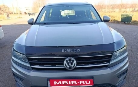 Volkswagen Tiguan II, 2017 год, 2 300 000 рублей, 2 фотография