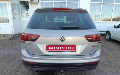 Volkswagen Tiguan II, 2017 год, 2 300 000 рублей, 3 фотография