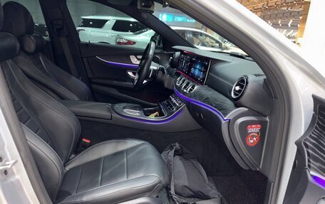 Mercedes-Benz E-Класс, 2020 год, 4 450 000 рублей, 8 фотография