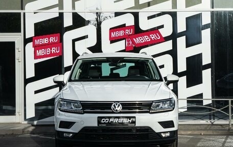 Volkswagen Tiguan II, 2019 год, 2 840 000 рублей, 3 фотография