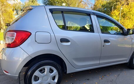 Renault Sandero II рестайлинг, 2014 год, 670 000 рублей, 2 фотография