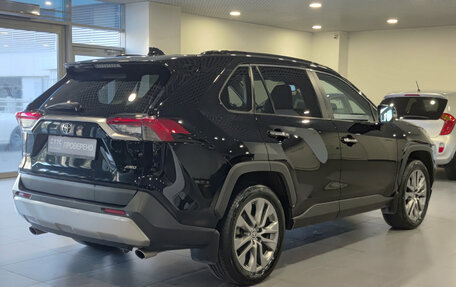 Toyota RAV4, 2022 год, 3 770 000 рублей, 5 фотография