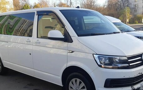 Volkswagen Caravelle T6 рестайлинг, 2019 год, 2 900 000 рублей, 1 фотография