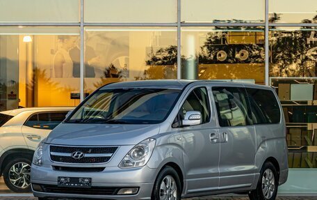 Hyundai Grand Starex Grand Starex I рестайлинг 2, 2014 год, 1 995 000 рублей, 1 фотография