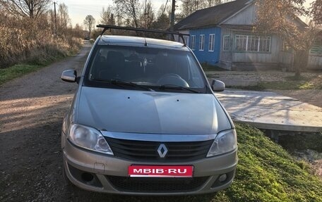 Renault Logan I, 2013 год, 400 000 рублей, 1 фотография