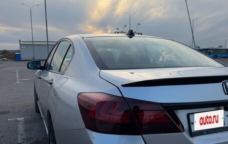 Honda Accord IX рестайлинг, 2013 год, 1 000 000 рублей, 10 фотография